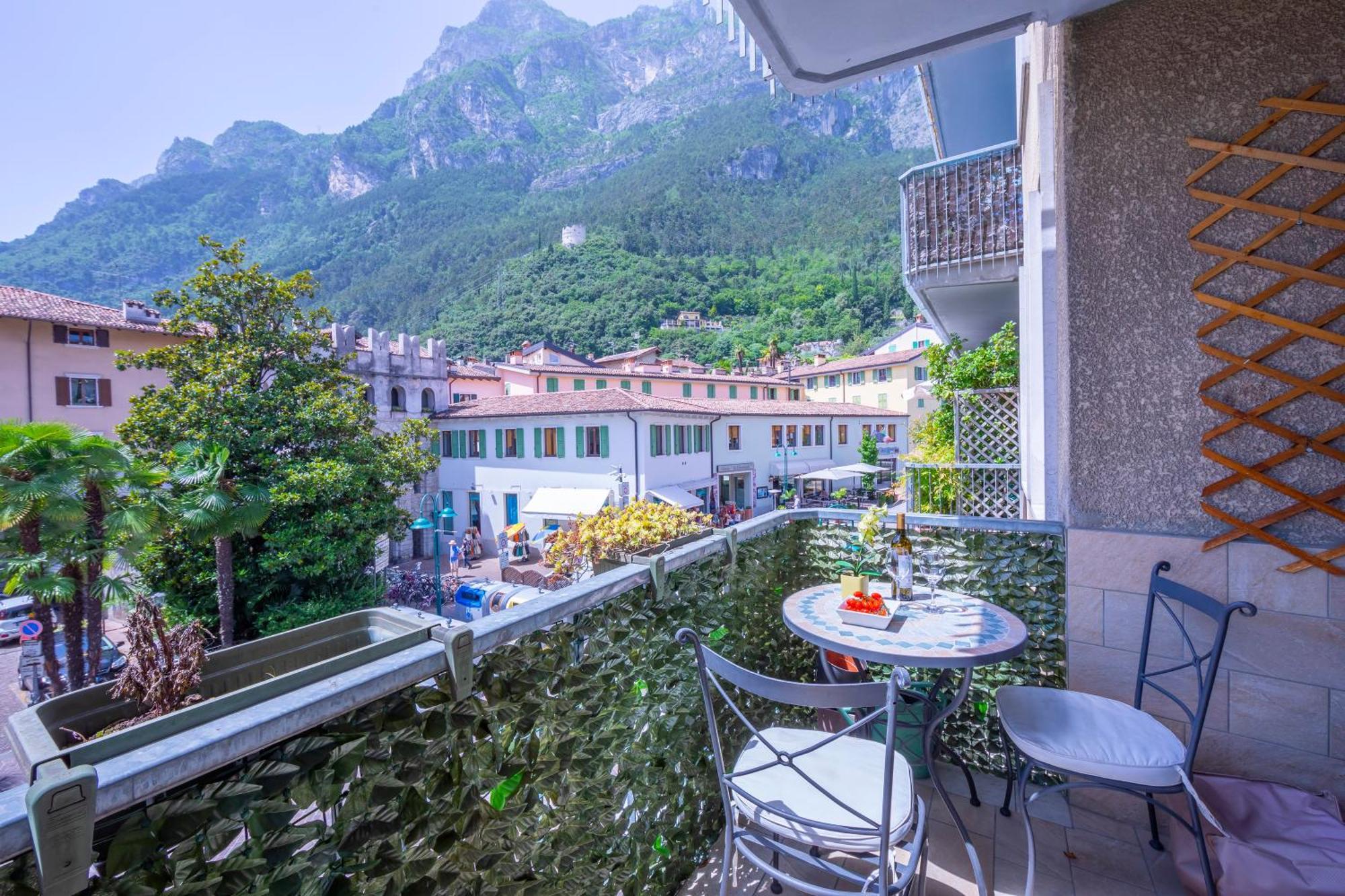 Riva Dante Apartment - Happy Rentals Zewnętrze zdjęcie